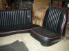 Set bekleding Peugeot 404 Cabriolet, 2 voorstoelen + achterbank kompleet zwart met rode bies 1965 in zeer goede staat